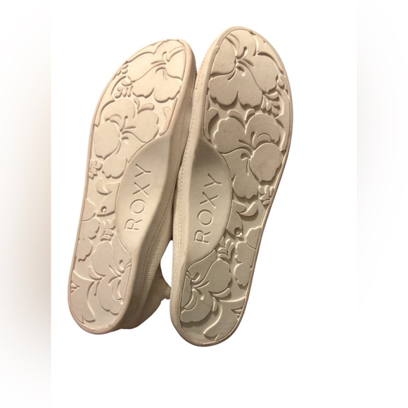 Roxy Bayshore Soft White Canvas Slip on Sneaker Trainer Tennies Tennis shoes 10 - Picture 4 of 5